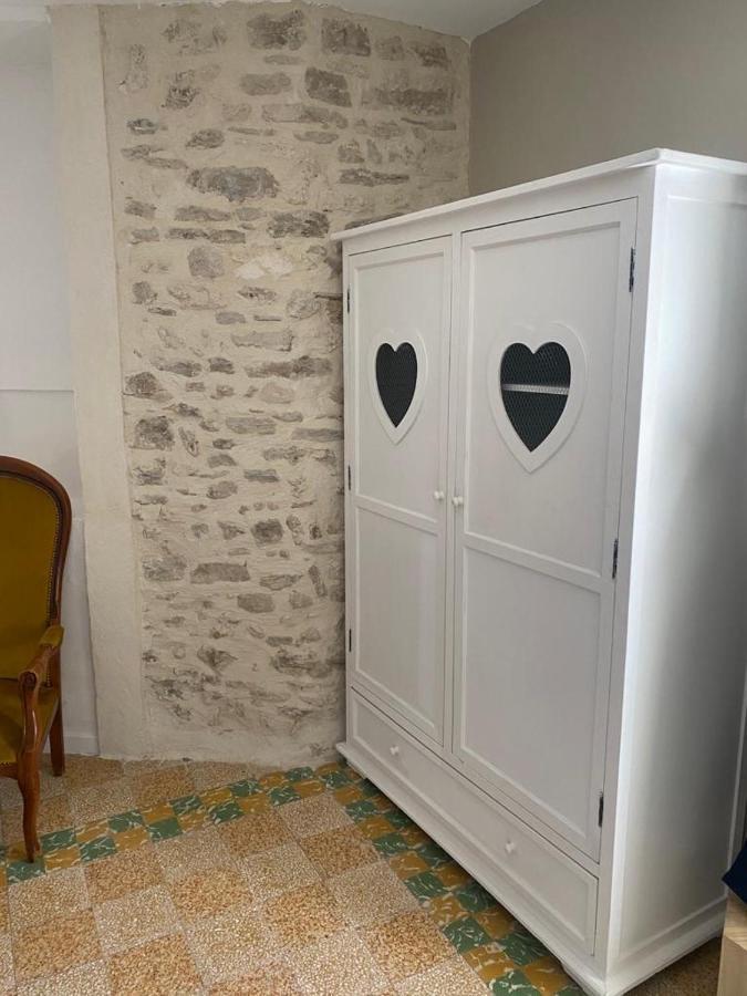 La Tour 2: Appart Neuf Au Coeur De La Petite Venise LʼIsle-sur-la-Sorgue Екстериор снимка